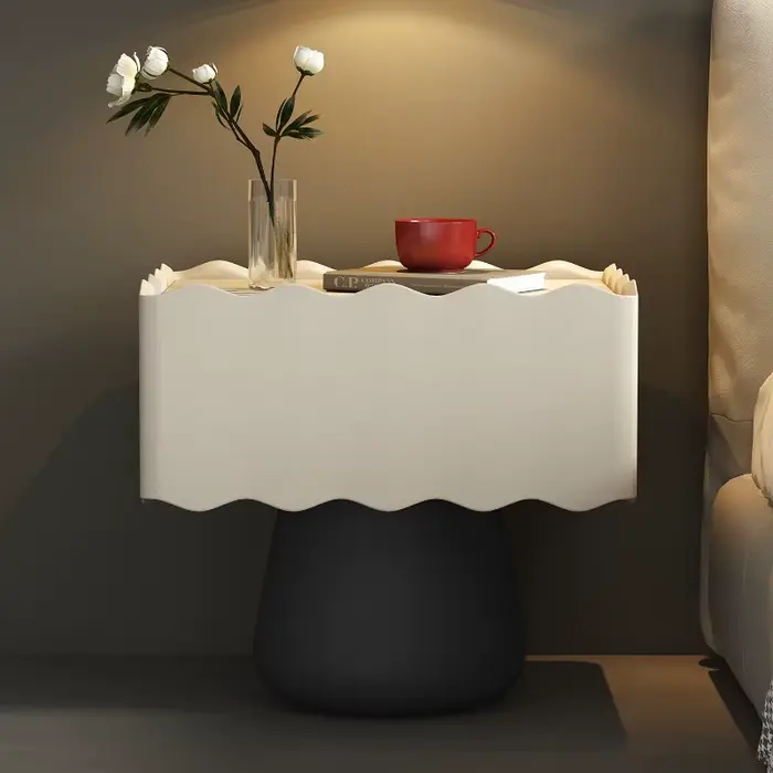 Table De chevet étroite et Simple