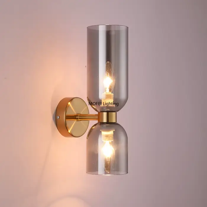 Applique murale de chevet de luxe postmoderne avec abat-jour en verre, éclairage artistique minimaliste moderne pour couloir et escalier