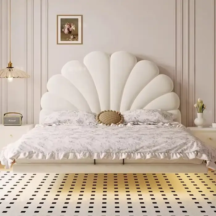 Lit double au design crème