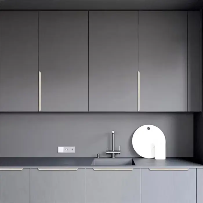 Armoire de garde-robe à poignée cachée