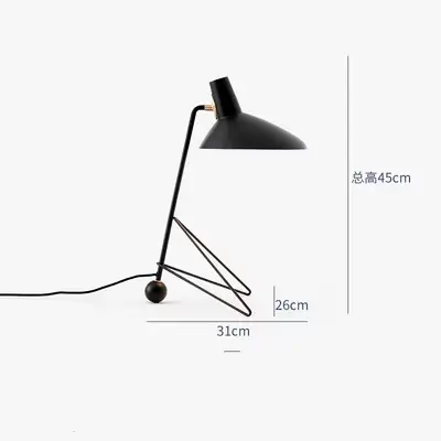 Lampadaire LED vintage noir sur pied avec trépied, décor d'angle nordique pour salon, chevet et cham