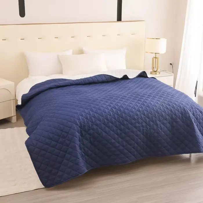 Coussin d'urine couvre-lit matelassé anti-saleté protecteur de lit imperméable pour chien couverture pour animaux de