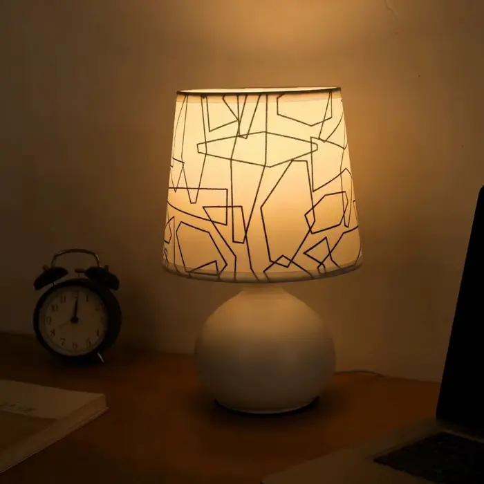 Lampe de bureau créative minimaliste USB pour chambre à coucher