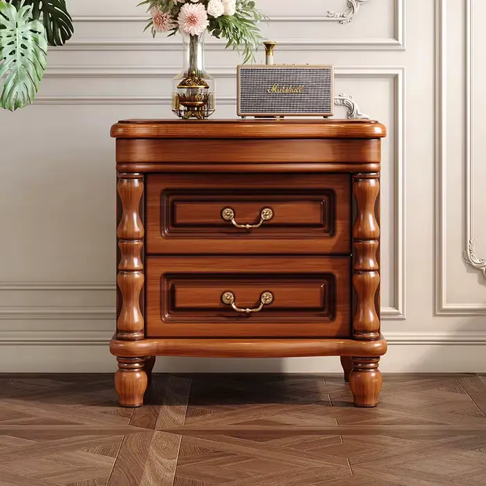 Table de chevet légère et délicate