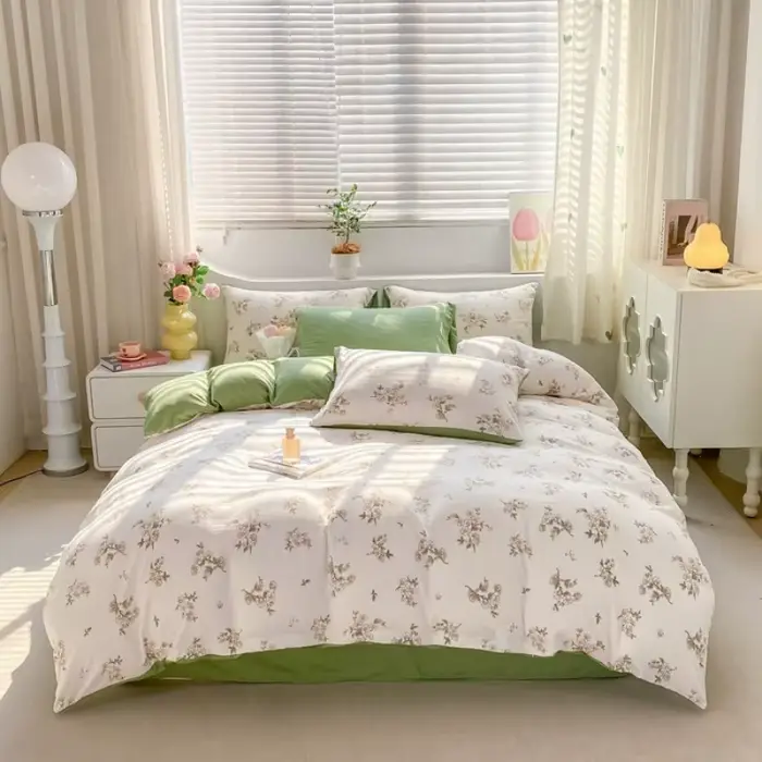Parure de lit en coton lavé à motif floral