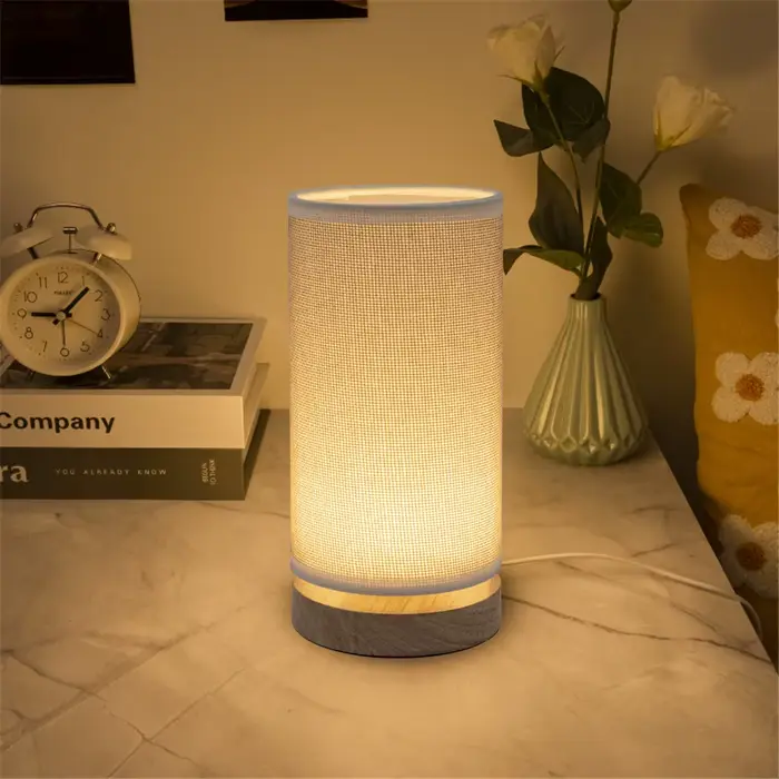 Simple moderne européen chambre décoration tissu Art petite lampe de Table créative Led