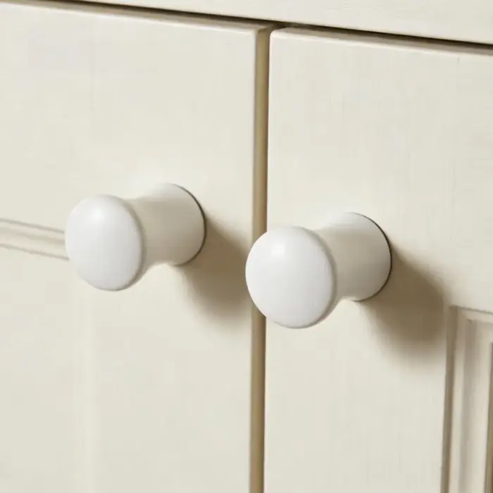 Poignées de meuble en céramique blanche