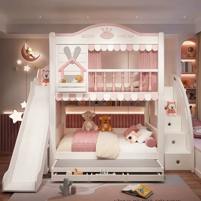 Lit château pour enfants en bois massif personnalisé avec toboggan