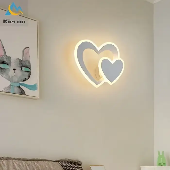 Applique murale LED moderne en forme de cœur, luminaire décoratif d'intérieur, idéal pour une chambre à coucher, un bureau, un Restaurant, un hôtel, un KTV, une table de chevet ou un salon